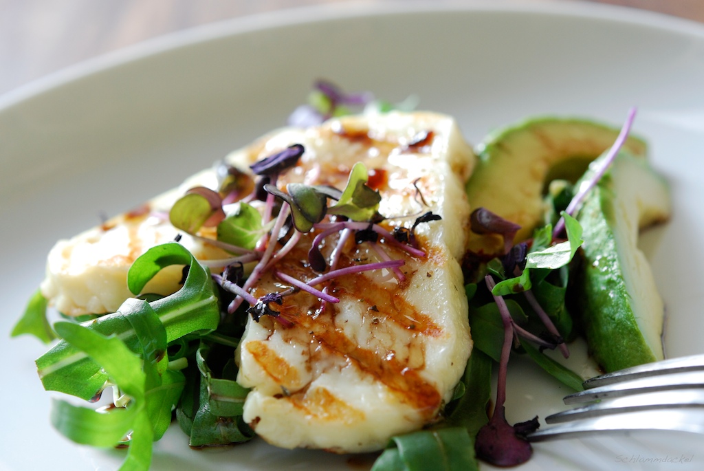 Sprossensalat mit Halloumi